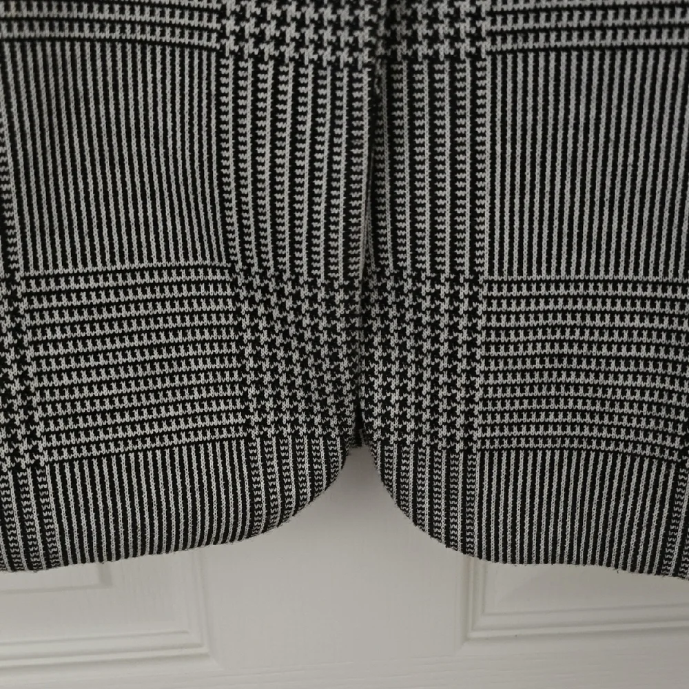 Calvin Klein  Blazer Sz 12 Black & White Checkered Plaid‎ With Lining And Pocket